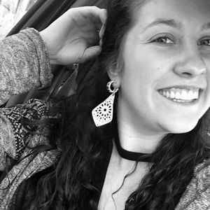 Meet your Posher, Brittney